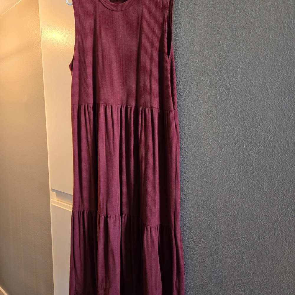 Sleeveless Burgundy Midi Dress